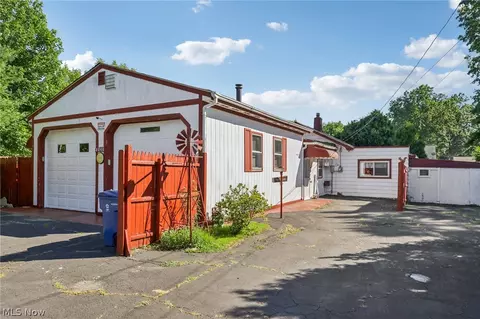 1011 N Saint Clair St, Painesville, OH 44077