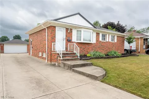 2701 Hetzel Dr, Cleveland, OH 44134