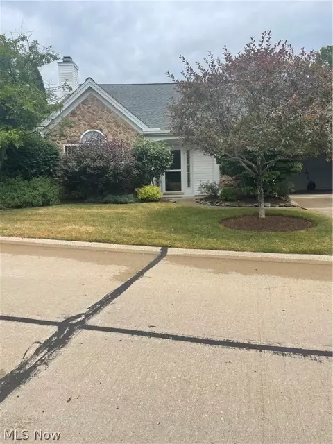 75 W Stonebrooke Dr, Orange Village, OH 44022