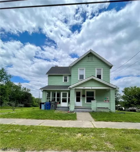 2907 Dearborn St, Youngstown, OH 44510