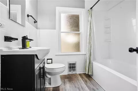 Bath - 290 E 210th St, Euclid, OH 44123 photo 1 of 4