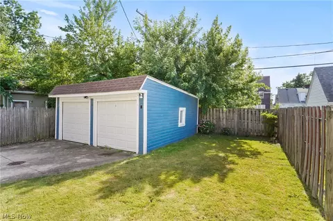 Exterior - 290 E 210th St, Euclid, OH 44123 photo 7 of 7