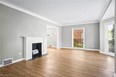 Living - 290 E 210th St, Euclid, OH 44123 photo 1 of 6
