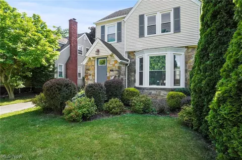 Exterior - 290 E 210th St, Euclid, OH 44123 photo 2 of 7