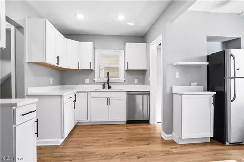 Kitchen - 290 E 210th St, Euclid, OH 44123 photo 1 of 2