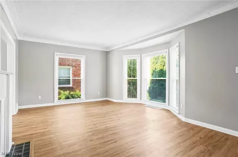 Living - 290 E 210th St, Euclid, OH 44123 photo 2 of 6