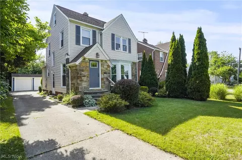 Exterior - 290 E 210th St, Euclid, OH 44123 photo 3 of 7