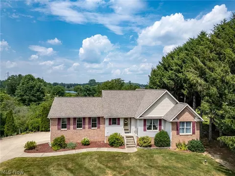 3309 Lindbergh Rd NW, Canton, OH 44718