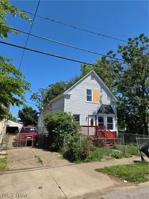 3345 W 56th St, Cleveland, OH 44102