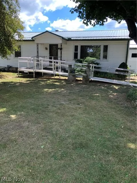 1410 Main St, Dresden, OH 43821