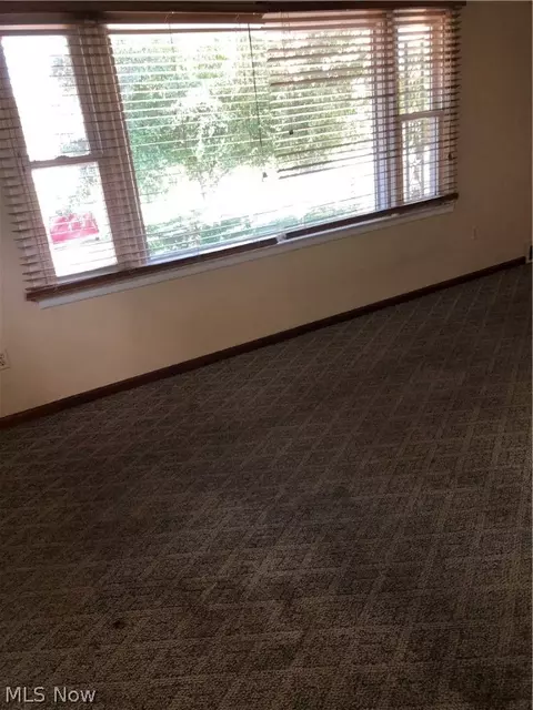 Living - 1410 Main St, Dresden, OH 43821 photo 2 of 3