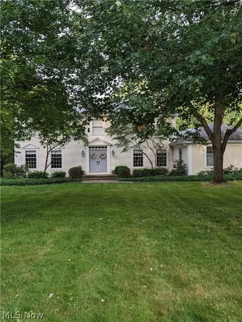 6775 Saint James Cir, Hudson, OH 44236