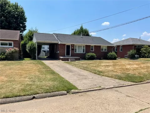 904 16th St, Vienna, WV 26105
