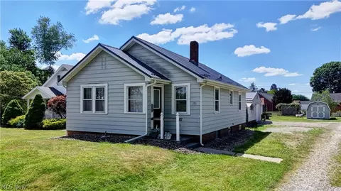 240 7th St NW, Strasburg, OH 44680