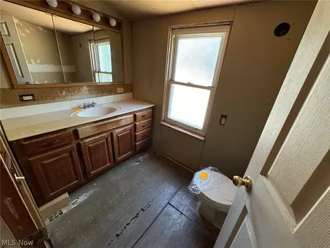 Bath - 30232 Robert St, Wickliffe, OH 44092 photo 1 of 2
