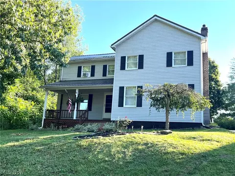 92 Oak St, Leetonia, OH 44431