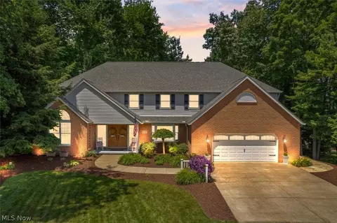 2537 Fox Cir, Stow, OH 44224