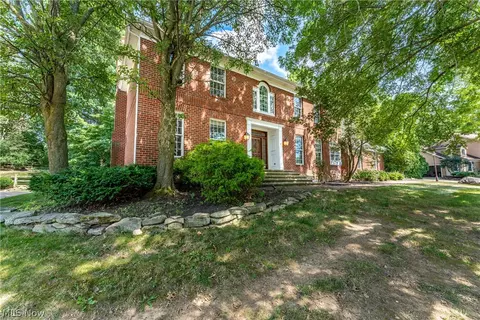 5604 Foxchase Ave NW, Canton, OH 44718