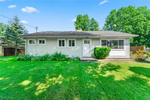 716 Clifton Dr NE, Warren, OH 44484