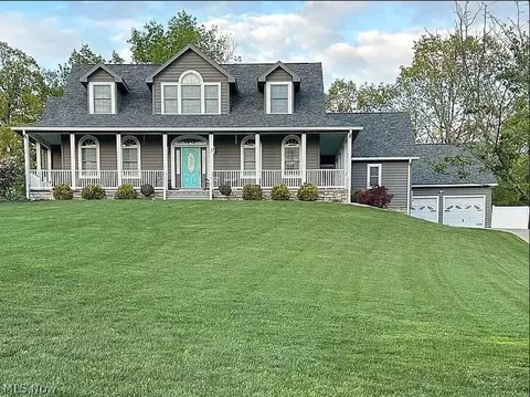 519 Lewis Pointe Dr, Vincent, OH 45784