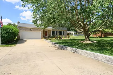 1274 Highwood Dr, New Franklin, OH 44216