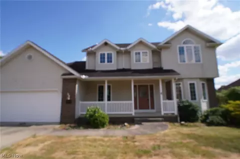 714 Hawthorn Dr, Dover, OH 44622