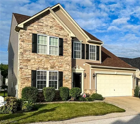 38633 Congressional Ln, Willoughby, OH 44094