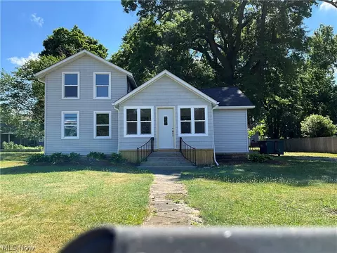 81 Park Ave, New London, OH 44851