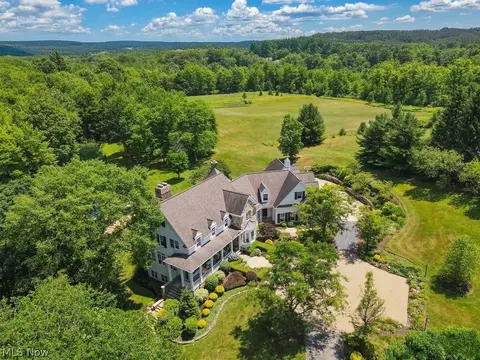 5597 Liberty Rd, Bentleyville, OH 44022
