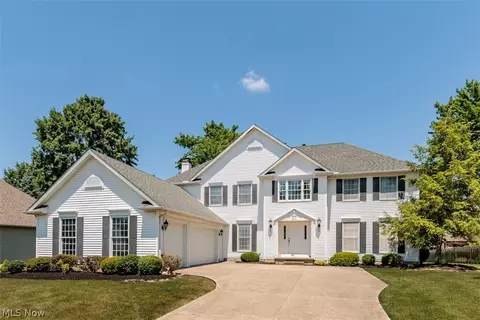 16369 Academy Dr, Strongsville, OH 44149