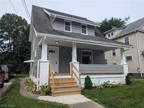 2662 Cooper St, Youngstown, OH 44502