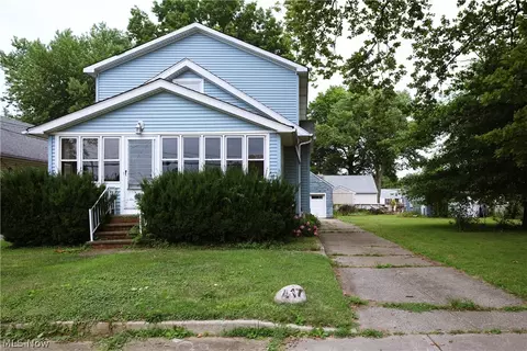 417 E 324th St, Willowick, OH 44095