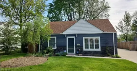 670 Wesley Dr, Berea, OH 44017