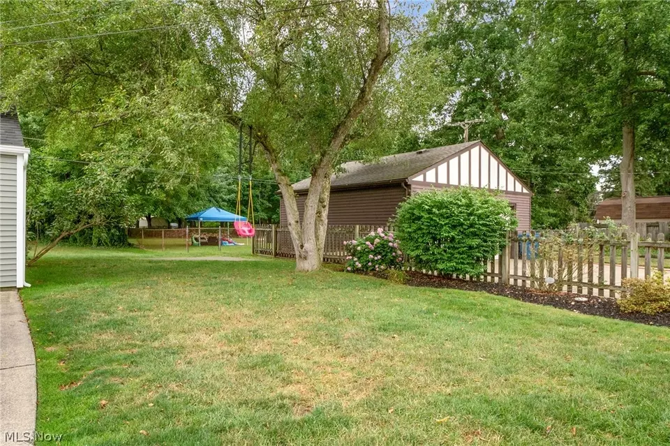 Exterior - 19691 S Sagamore Rd, Fairview Park, OH 44126 photo 6 of 8