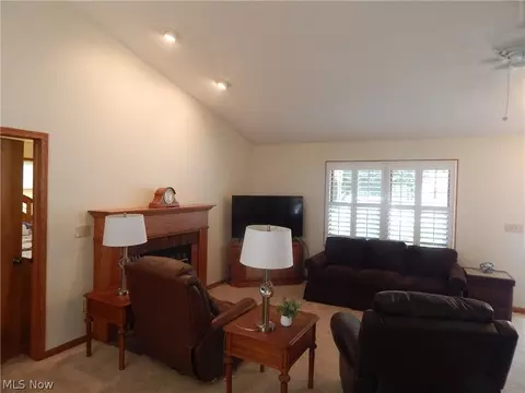 283 Game Dr, Munroe Falls, OH 44262 photo 5