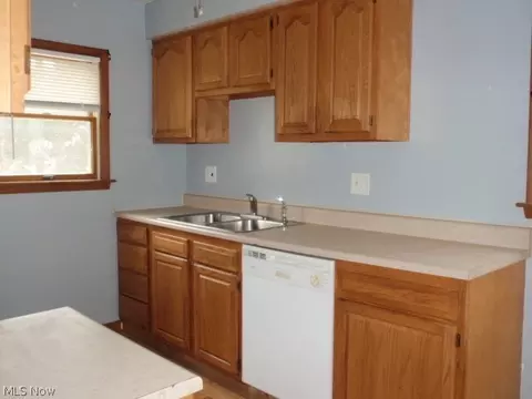 Kitchen - 605 Eastern Heights Blvd, Elyria, OH 44035 photo 2 of 2