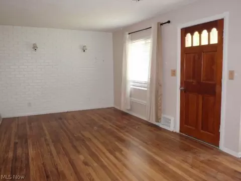 Living - 605 Eastern Heights Blvd, Elyria, OH 44035 photo 1 of 3