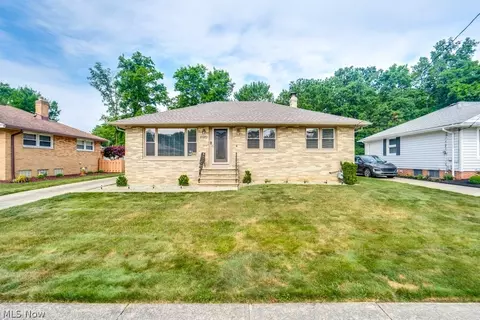 6382 Anita Dr, Parma Heights, OH 44130