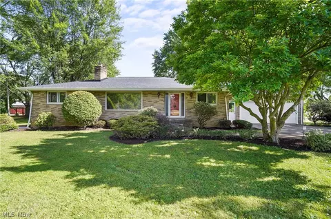 14202 Mahoning Ave, North Jackson, OH 44451