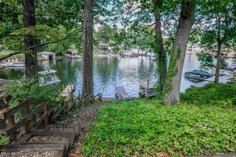3797 Bay Path Dr, Akron, OH 44319 photo 28