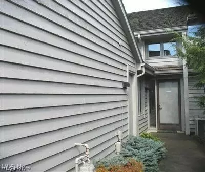 15 Saratoga Ct, Beachwood, OH 44122