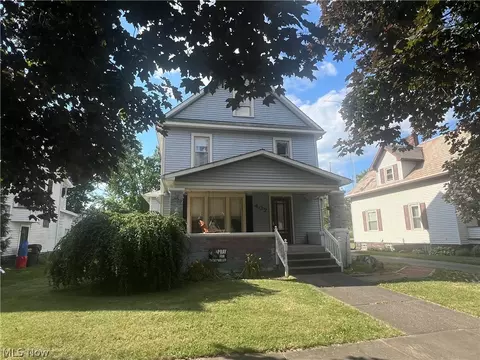 407 E 11th St, Dover, OH 44622 photo 2
