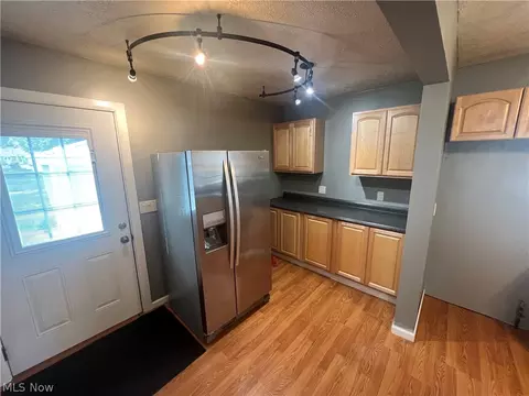 407 E 11th St, Dover, OH 44622 photo 10