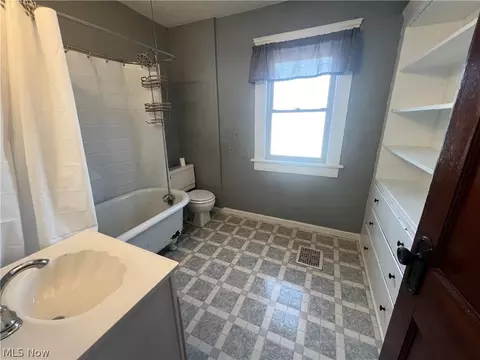 407 E 11th St, Dover, OH 44622 photo 24