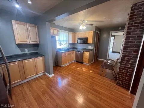 407 E 11th St, Dover, OH 44622 photo 12