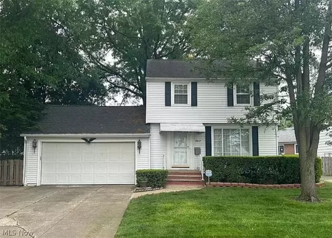 7917 Kenton Ave, Parma, OH 44129