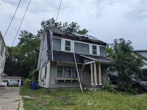 964 E 143 St, Cleveland, OH 44110