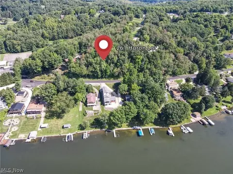 261 Huron Trl, Malvern, OH 44644