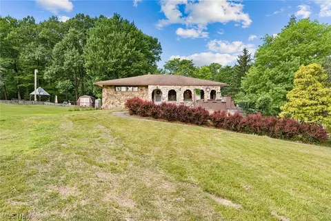 8272 Wyatt Rd, Broadview Heights, OH 44147