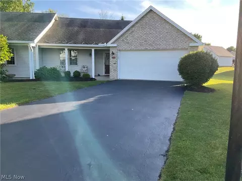 804 Woodfield Ct #B, Boardman, OH 44512